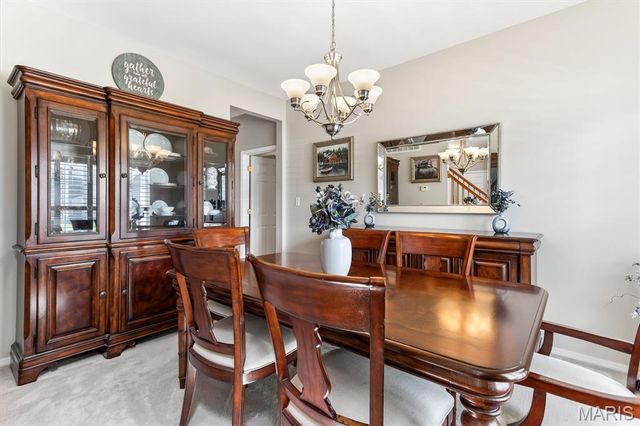 3221 Kingsridge Manor Drive, Oakville, MO 63129
