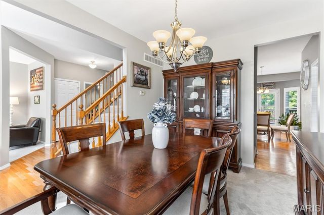3221 Kingsridge Manor Drive, Oakville, MO 63129