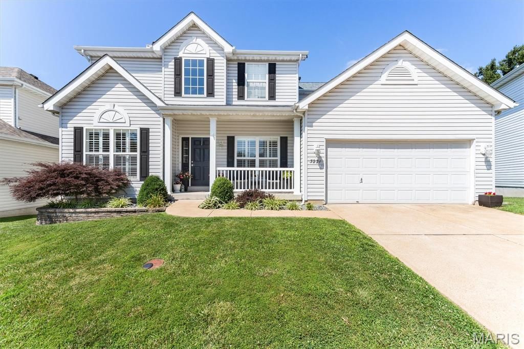 3221 Kingsridge Manor Drive, Oakville, MO 63129