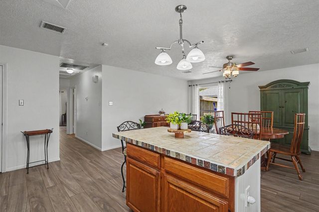 2917 Sugar Wood Drive, League City, TX 77573