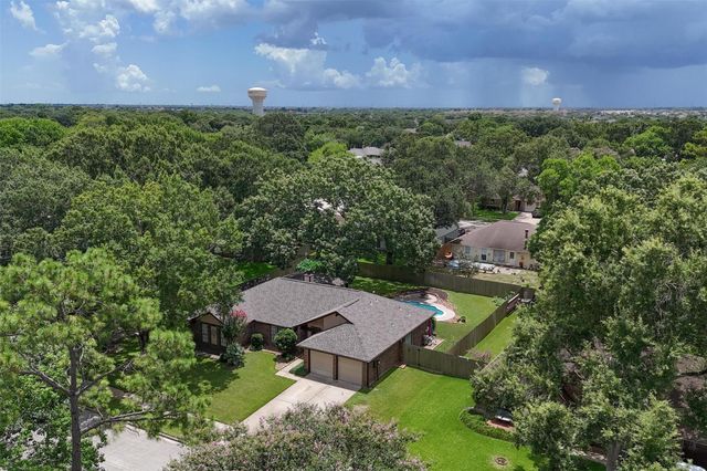 2917 Sugar Wood Drive, League City, TX 77573