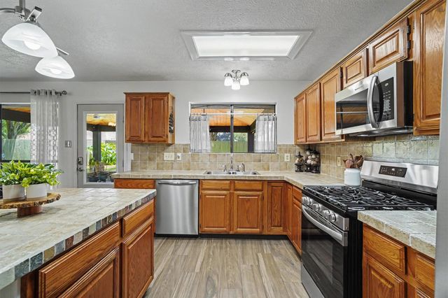 2917 Sugar Wood Drive, League City, TX 77573