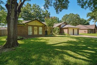 2917 Sugar Wood Drive, League City, TX 77573