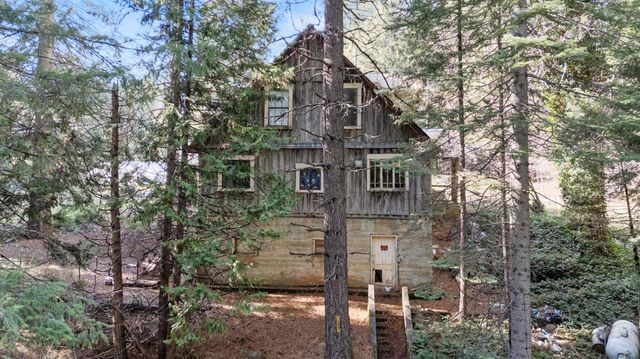 13887 La Porte Rd, Strawberry Valley, CA 95981