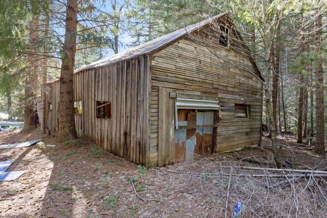 13887 La Porte Rd, Strawberry Valley, CA 95981