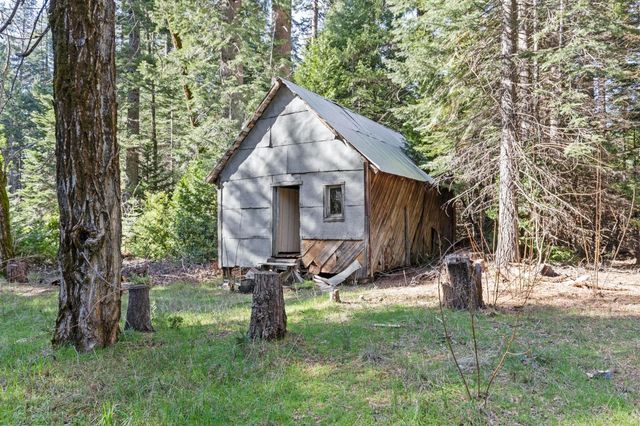 13887 La Porte Rd, Strawberry Valley, CA 95981