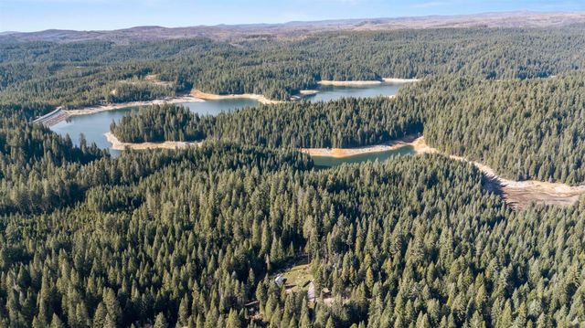 13887 La Porte Rd, Strawberry Valley, CA 95981