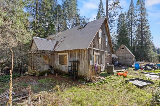 13887 La Porte Rd, Strawberry Valley, CA 95981