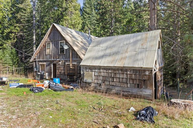 13887 La Porte Rd, Strawberry Valley, CA 95981