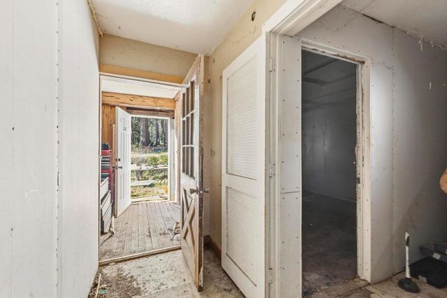 13887 La Porte Rd, Strawberry Valley, CA 95981