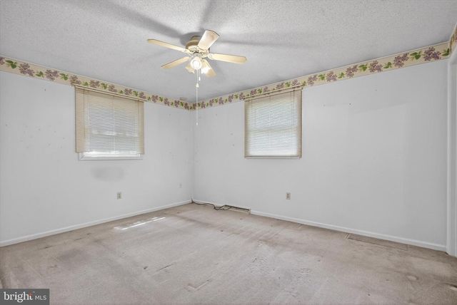 1440 EQUESTRIAN DR, Dover, PA 17315