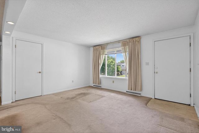 1440 EQUESTRIAN DR, Dover, PA 17315