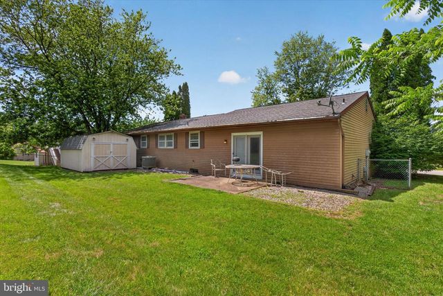 1440 EQUESTRIAN DR, Dover, PA 17315