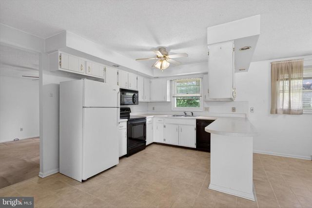 1440 EQUESTRIAN DR, Dover, PA 17315