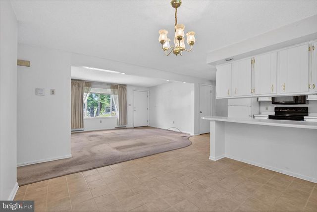 1440 EQUESTRIAN DR, Dover, PA 17315