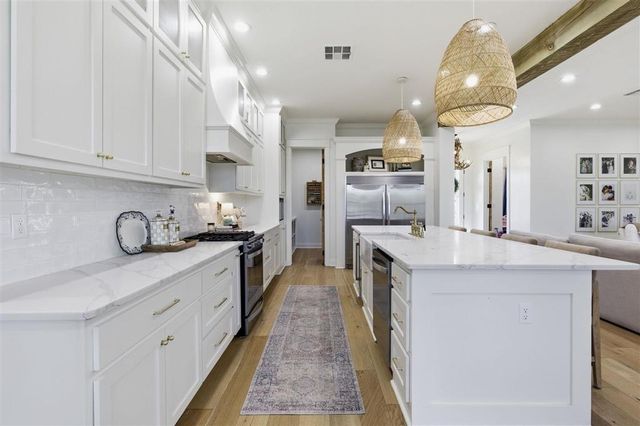 2012 Bobby Jones Way, Westlake, LA 70669