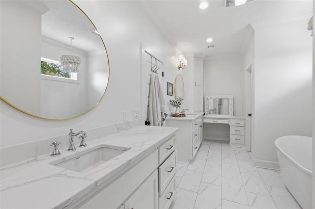 2012 Bobby Jones Way, Westlake, LA 70669