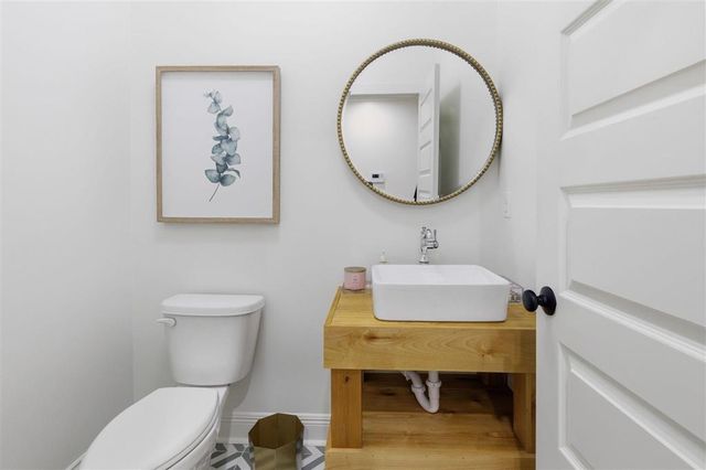 2012 Bobby Jones Way, Westlake, LA 70669