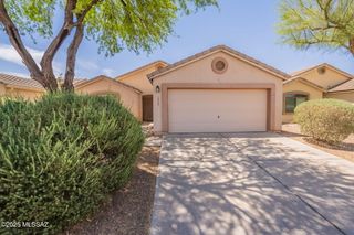 7124 E Navigator, Tucson, AZ 85756