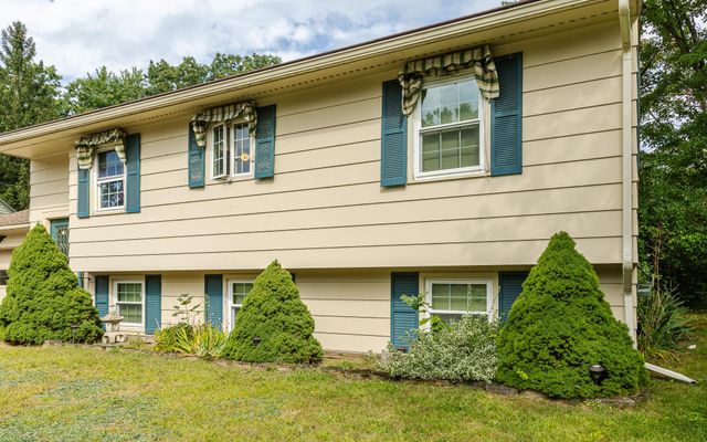 8 Jay Drive, Concord, NH 03301