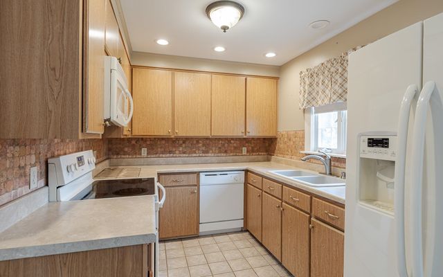 8 Jay Drive, Concord, NH 03301
