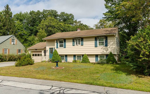 8 Jay Drive, Concord, NH 03301