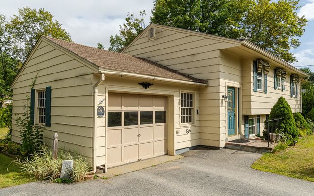 8 Jay Drive, Concord, NH 03301