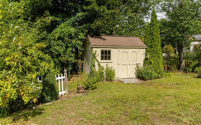8 Jay Drive, Concord, NH 03301