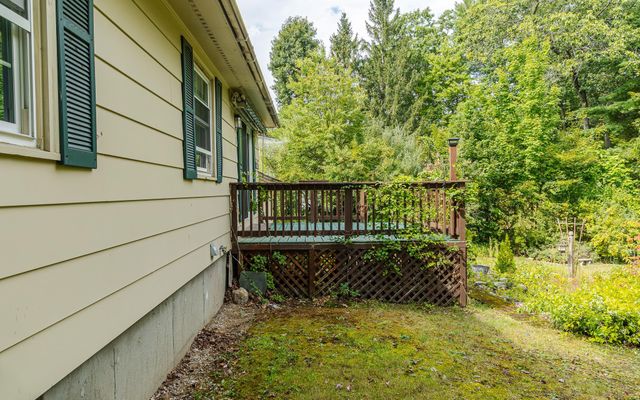 8 Jay Drive, Concord, NH 03301