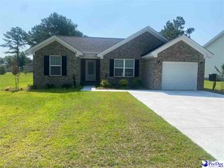 3277 Spiral Ln, Effingham, SC 29541