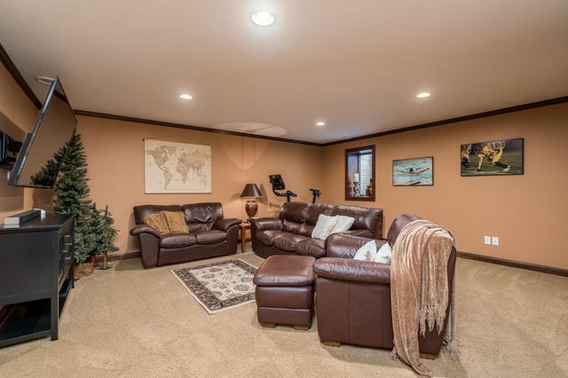 113 Sunburst Circle, Mankato, MN 56037