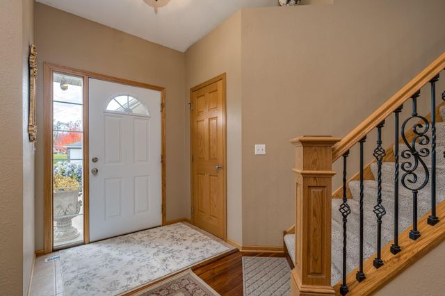 113 Sunburst Circle, Mankato, MN 56037