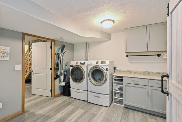 221 E Payton Avenue, Des Moines, IA 50315
