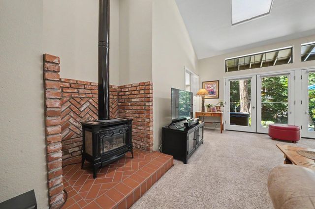 26725 Sugar Pine Dr, Pioneer, CA 95666