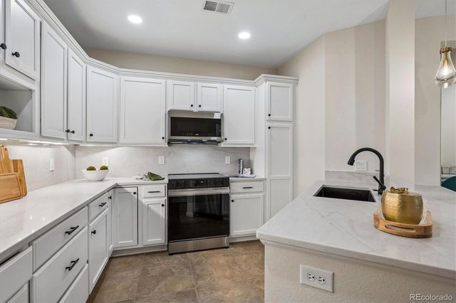 7820 Inverness Boulevard 108, Englewood, CO 80112