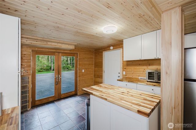 14911 NW Holly Road, Seabeck, WA 98380
