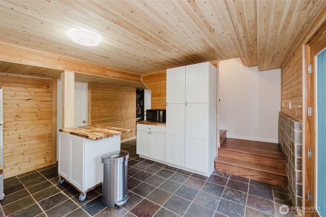 14911 NW Holly Road, Seabeck, WA 98380