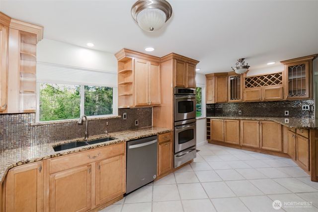 14911 NW Holly Road, Seabeck, WA 98380