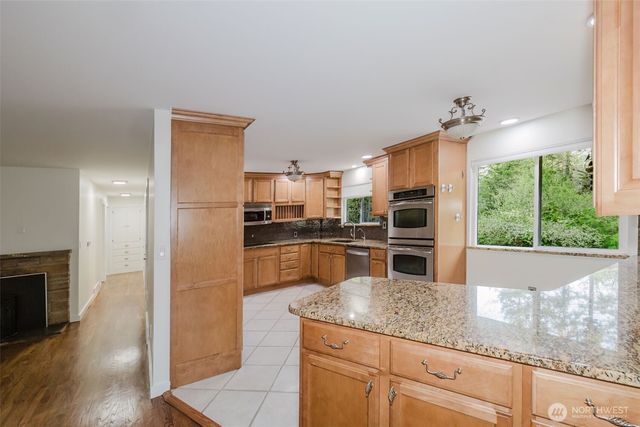 14911 NW Holly Road, Seabeck, WA 98380