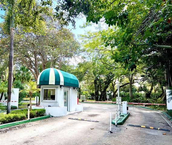 780 NE 69th St 504, Miami, FL 33138