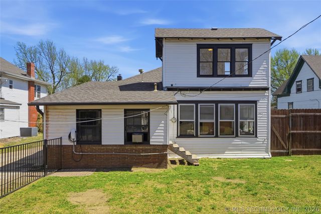 606 S Independence Street, Sapulpa, OK 74066