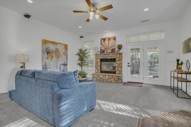 1940 Erin Way, Turlock, CA 95382