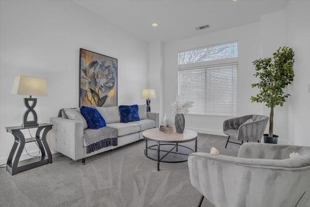 1940 Erin Way, Turlock, CA 95382