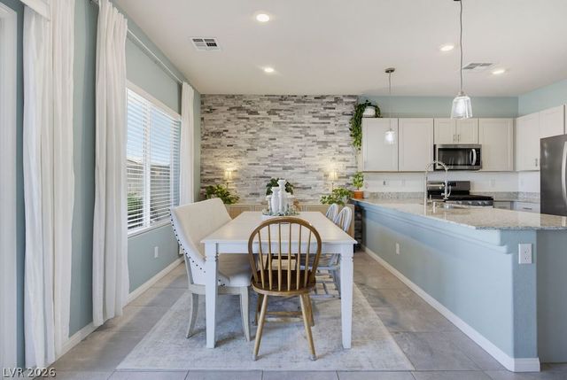 7314 Glimmer Point Street, North Las Vegas, NV 89084