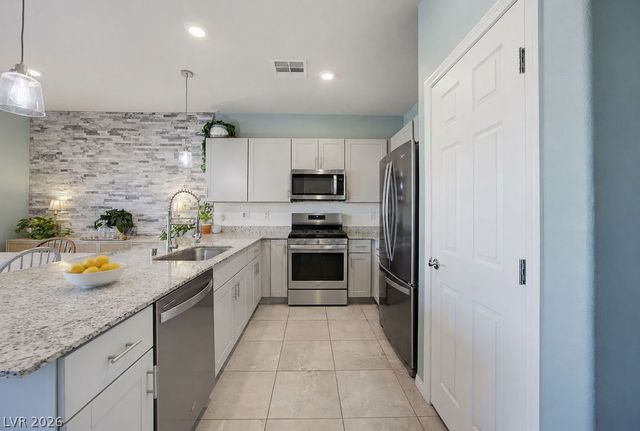 7314 Glimmer Point Street, North Las Vegas, NV 89084
