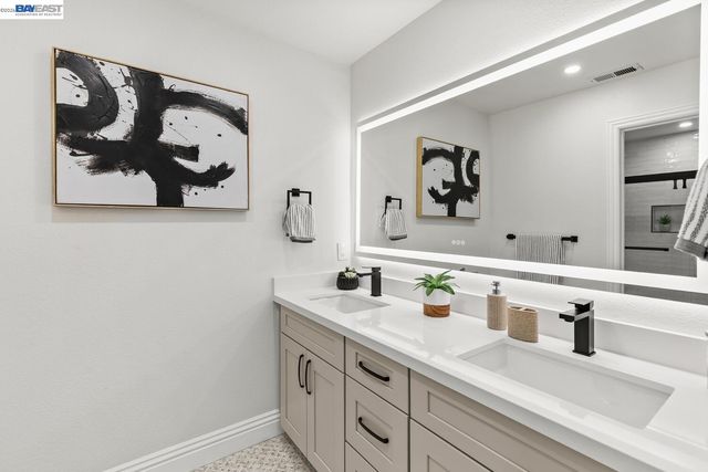 1048 Peppermill Ct, Concord, CA 94518