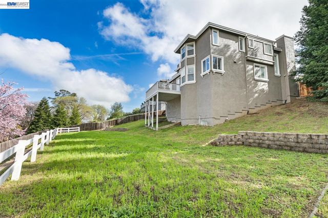 1048 Peppermill Ct, Concord, CA 94518