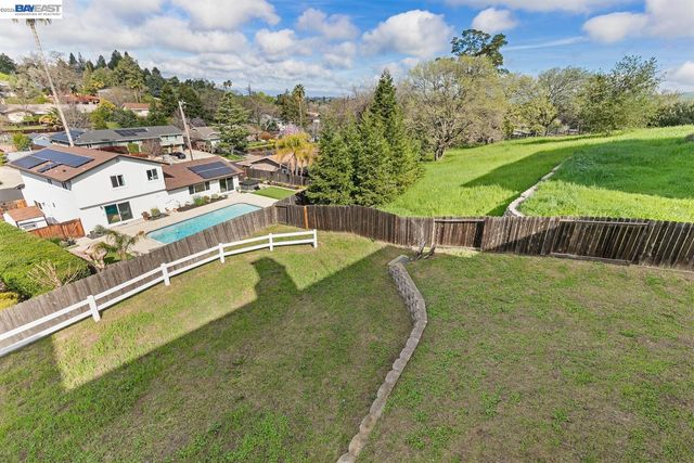 1048 Peppermill Ct, Concord, CA 94518