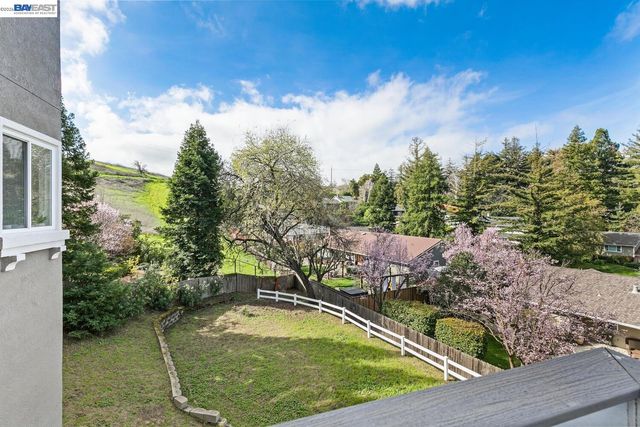 1048 Peppermill Ct, Concord, CA 94518