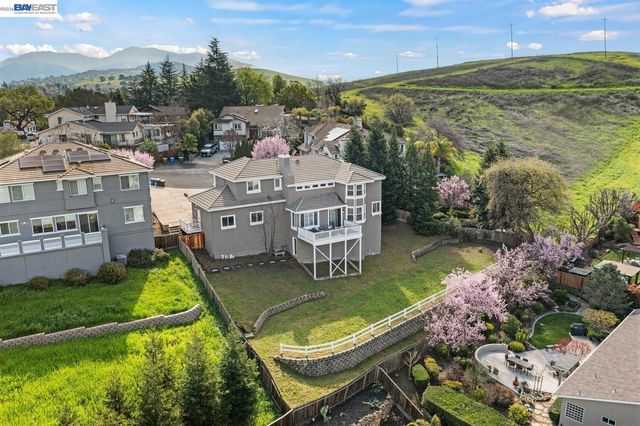 1048 Peppermill Ct, Concord, CA 94518